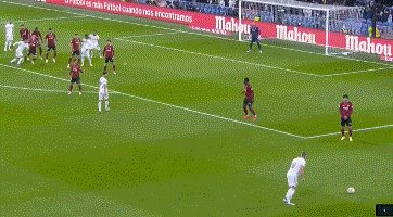 电竞世界杯pubg-【西甲】本泽马+维尼修斯皆双响 皇马4比1瓦伦西亚