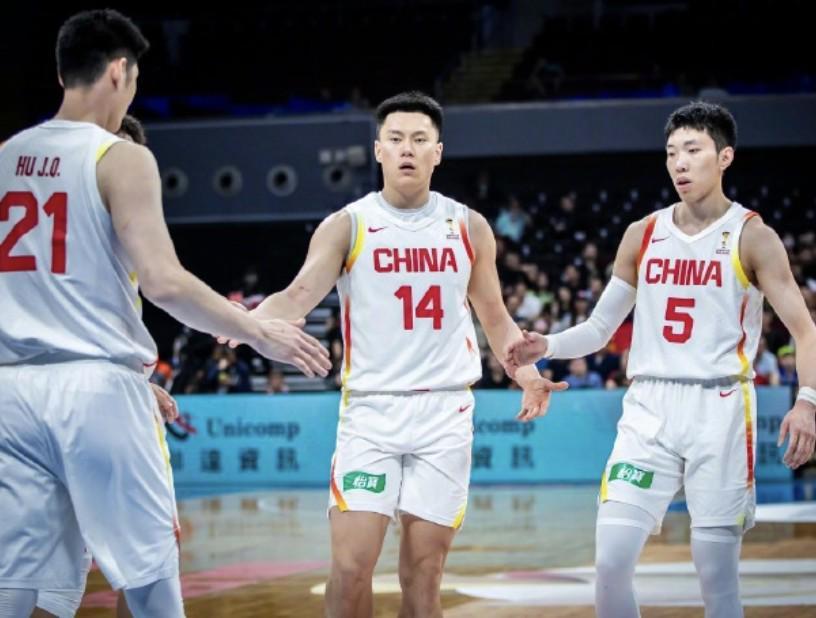 ewc赛程-记者：上海队延长李弘权假期，让新晋奶爸享受初为人父的喜悦